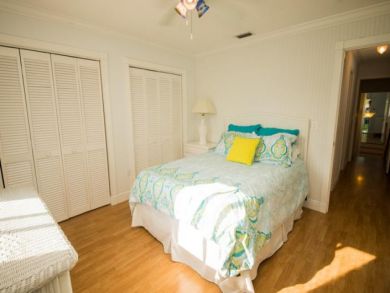 Five Bedroom Anna Maria Island Rental Pool Home Sleeps 10! Five Bedroom Anna Maria Island Rental Pool Home Sleeps 10!